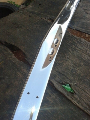 ขายกันชนหน้าดัทสัน 620สภาพตามรูป ของใหม่เก่าเก็บมีสนิมนิดหน่อยไม่บุบครับ ราคา 1900บาท