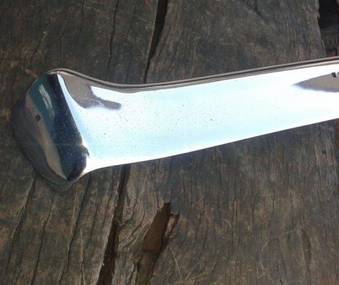 ขายกันชนหน้าดัทสัน 620สภาพตามรูป ของใหม่เก่าเก็บมีสนิมนิดหน่อยไม่บุบครับ ราคา 1900บาท