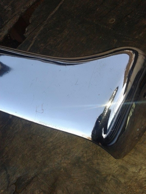 ขายกันชนหน้าดัทสัน 620สภาพตามรูป ของใหม่เก่าเก็บมีสนิมนิดหน่อยไม่บุบครับ ราคา 1900บาท