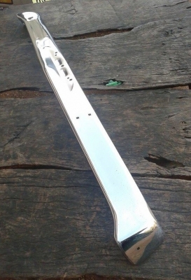 ขายกันชนหน้าดัทสัน 620สภาพตามรูป ของใหม่เก่าเก็บมีสนิมนิดหน่อยไม่บุบครับ ราคา 1900บาท