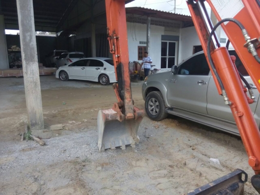 ขายรถแบคโฮ KUBOTA KX1613 ขนาด 5 ตัน เอกสารเล่มทะเบียน มีหัวคีปไม้พร้อมบุ้งกี๋ ไมล์ 5000 ชม.ราคา 750000