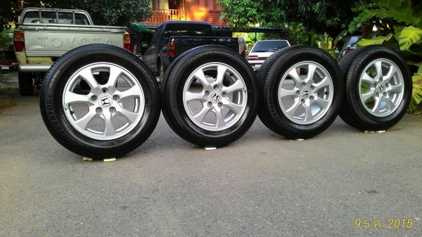 ขายล้อแม็กพร้อมยางปี13 ราคาถูกๆๆ (ขายแล้ว20ธค58)
