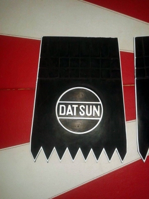 ขายยางบังโคลน datsun ขายยางบังโคลน datsun