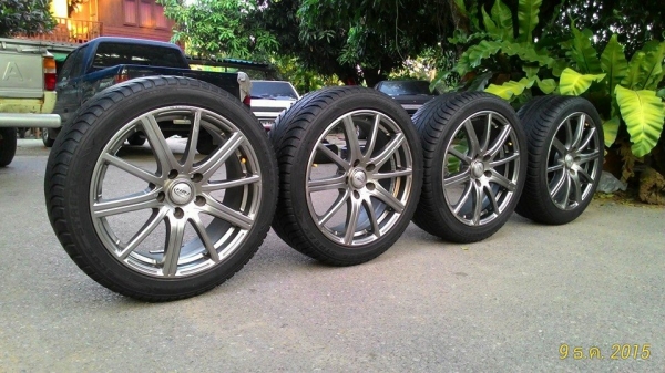 ขายล้อแม็กพร้อมยางขอบ17 ทั้งชุด 6,400 บาท  (ขายแล้ว 12 ธค.58)