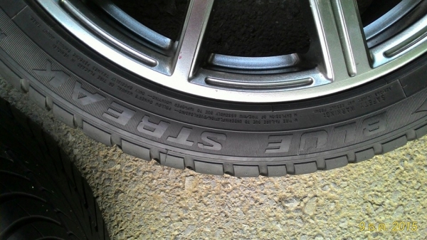 ขายล้อแม็กพร้อมยางขอบ17 ทั้งชุด 6,400 บาท  (ขายแล้ว 12 ธค.58)