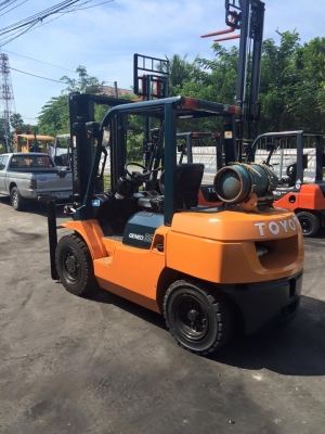 ขาย TOYOTA 7FG35 รถเก่าญี่ปุ่น เสา 3.5 เมตร ขาย TOYOTA 7FG35 รถเก่าญี่ปุ่น เสา 3.5 เมตร