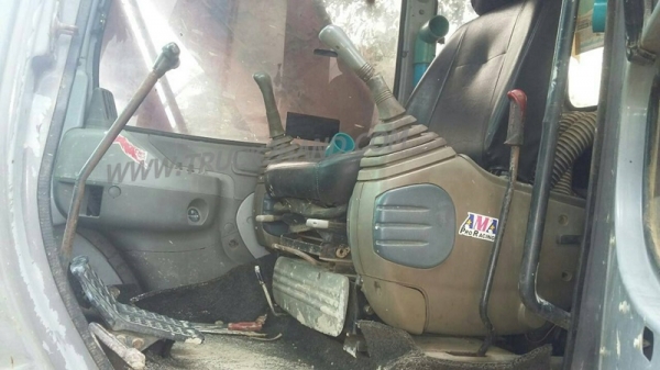 รถแบคโฮ HITACHI EX 200 สภาพพร้อมใช้งาน