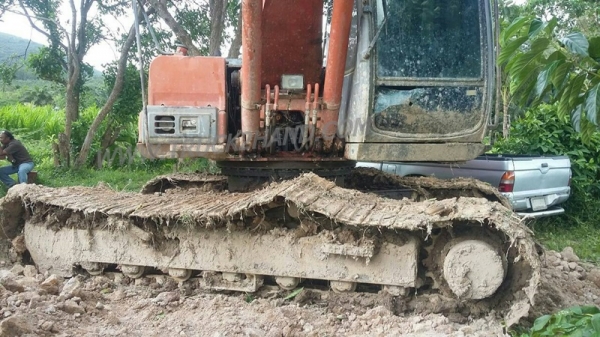 รถแบคโฮ HITACHI EX 200 สภาพพร้อมใช้งาน