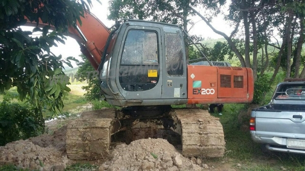 รถแบคโฮ HITACHI EX 200 สภาพพร้อมใช้งาน