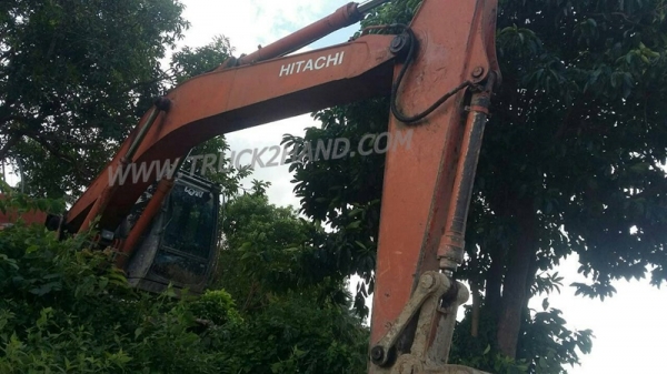 รถแบคโฮ HITACHI EX 200 สภาพพร้อมใช้งาน