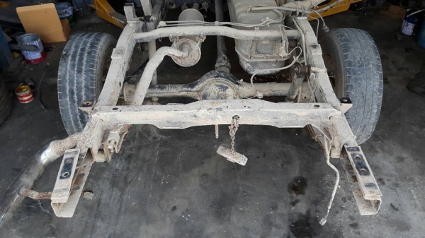 ขายช่วงล่างisuzu dragon15000 ครับโทร0805669540