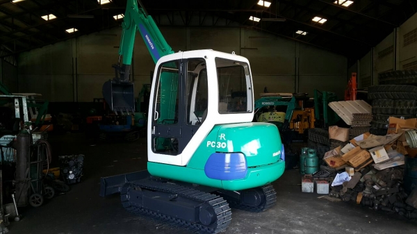 ขาย รถขุด KOMATSU รุ่น PC30-7- มือสองญี่ปุ่น หัวเก๋ง ติดตั้งแอร์ใหม่ อย่างดี แทรกเหล็ก สลักแน่น สวยพร้อมใช้งาน มือถือ/LINE ID : 0818753444 ขาย รถขุด KOMATSU รุ่น PC30-7- มือสองญี่ปุ่น หัวเก๋ง ติดตั้งแอร์ใหม่ อย่างดี แทรกเหล็ก สลักแน่น สวยพร้อมใช้งาน มือถือ/LINE ID : 0818753444