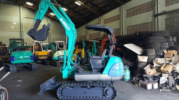 ขาย รถขุด KOBELCO รุ่น SK025 มือสองญี่ปุ่น แทร็กเหล็ก ปั้มนิ้ว คอนโทรลสั้น สลักแน่นทั้งหมด  มือถือ/LINE ID : 0818753444