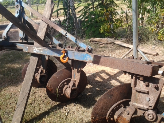 ขายตามสภาพพาน3ใบ24นิ้วของCMT