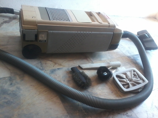 ขายเครื่องดูดฝุ่นของอิเลคโทรลัค ไม่ต้องเรื่องความทนและดี