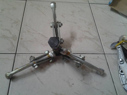 ขายสามขาถอดลูกปืนเก่าเก็บ ขนาด4"TAPARIA Made in India.DROPFORGETSTEEL. ขายสามขาถอดลูกปืนเก่าเก็บ ขนาด4"TAPARIA Made in India.DROPFORGETSTEEL.