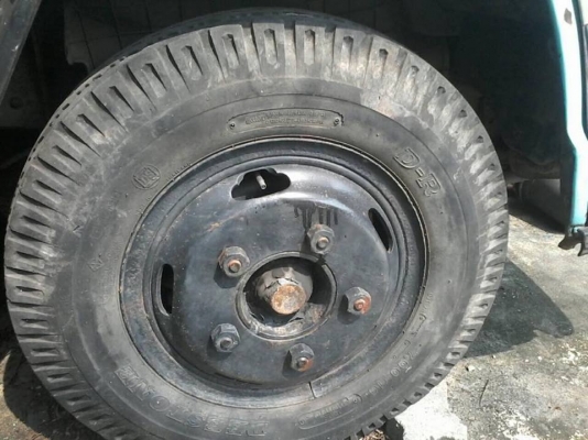 รถ 6 ล้อกระบะเสริมข้าง ISUZU NKR57 ปี 30 100แรง รวมถังน้ำ 6,000 ลิตร ด้วย