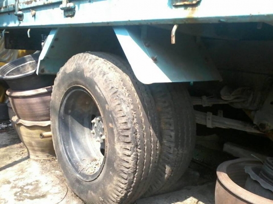 รถ 6 ล้อกระบะเสริมข้าง ISUZU NKR57 ปี 30 100แรง รวมถังน้ำ 6,000 ลิตร ด้วย