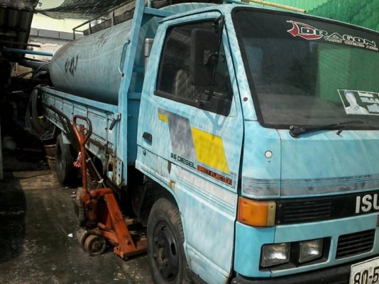 รถ 6 ล้อกระบะเสริมข้าง ISUZU NKR57 ปี 30 100แรง รวมถังน้ำ 6,000 ลิตร ด้วย