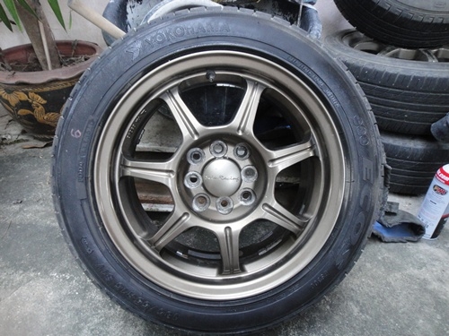 ล้อแท้ Made in Japan น้ำหนักเบามาก ขอบ15  4รู100 -114 พร้อมยาง 185/55/r15 4วง  ราคา4900บาท  โทร0927689000