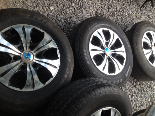 ขายล้อแม็ก 15 ใส่กระบะ 6 รู แถมยาง ขายล้อแม็ก 15 ใส่กระบะ 6 รู แถมยาง