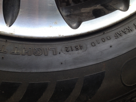 ขายล้อแม็ก 15 ใส่กระบะ 6 รู แถมยาง ขายล้อแม็ก 15 ใส่กระบะ 6 รู แถมยาง