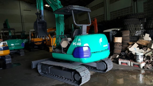 ขาย รถขุด KOMATSU รุ่น PC40-7- มือสองญี่ปุ่น แทร็กเหล็ก คอนโทรลสั้น สลักแน่นทั้งหมด คันนี้ มีไลน์ใส่หัวกระแทกได้ เอวแน่นสุดๆ มือถือ/LINE ID : 0818753444