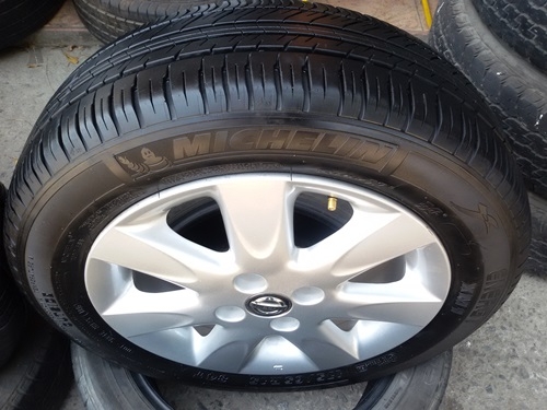 ขายล้อ NISSAN March 15 ยางปี  13   4 ล้อ