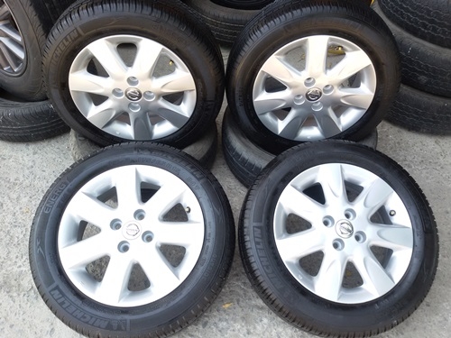 ขายล้อ NISSAN March 15 ยางปี  13   4 ล้อ