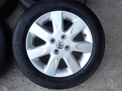 ขายล้อ NISSAN March 15 ยางปี  13   4 ล้อ