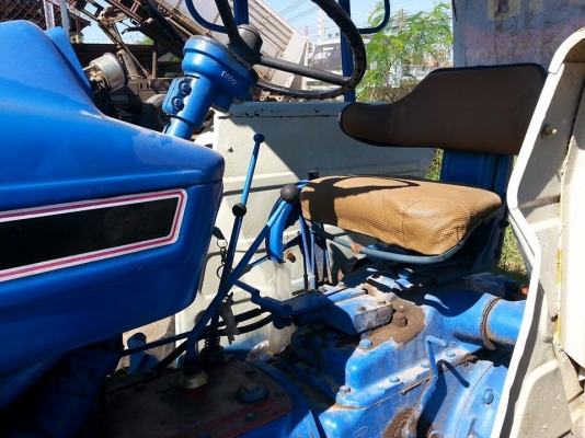 ขายรถไถ FORD เครื่องT3 อุปกรณ์ครบ ดันหน้า ผานหลัง สภาพพร้อมใช้งาน สนใจโทร 090-8588220คุณนะ 093-3258446คุณบิว หรือเข้าดูสินค้าอื่นๆได้ที่ www.truck.in.th/498 หรือเพจFacebook ณรงค์ ซื้อขายรถมือสอง (เว็บไซต์ส่วนตัว) หรือFacebook ตลาดรถมือสอง คุณนะ