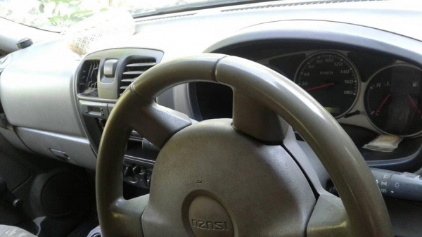 ขายรถกระบะ D-MAX SX2.5 สภาพสวยมากพร้อมใช้งาน เอกสารพร้อมโอน สนใจโทร 090-8588220คุณนะ 093-3258446คุณบิว หรือเข้าดูสินค้าอื่นๆได้ที่ www.truck.in.th/498 หรือเพจFacebook ณรงค์ ซื้อขายรถมือสอง (เว็บไซต์ส่วนตัว) หรือFacebook ตลาดรถมือสอง คุณนะ