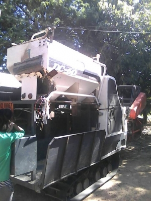 ขายรถเกี่ยวข้าว KUBOTA DC60 ปี53 สภาพพร้อมใช้งาน เอกสารเล่มทะเบียนพร้อมโอน สนใจโทร 090-8588220คุณนะ 093-3258446คุณบิว หรือเข้าดูสินค้าอื่นๆได้ที่ www.truck.in.th/498 หรือเพจFacebook ณรงค์ ซื้อขายรถมือสอง (เว็บไซต์ส่วนตัว) หรือFacebook ตลาดรถมือสอง คุณนะ