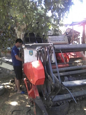 ขายรถเกี่ยวข้าว KUBOTA DC60 ปี53 สภาพพร้อมใช้งาน เอกสารเล่มทะเบียนพร้อมโอน สนใจโทร 090-8588220คุณนะ 093-3258446คุณบิว หรือเข้าดูสินค้าอื่นๆได้ที่ www.truck.in.th/498 หรือเพจFacebook ณรงค์ ซื้อขายรถมือสอง (เว็บไซต์ส่วนตัว) หรือFacebook ตลาดรถมือสอง คุณนะ