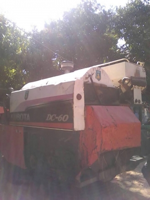 ขายรถเกี่ยวข้าว KUBOTA DC60 ปี53 สภาพพร้อมใช้งาน เอกสารเล่มทะเบียนพร้อมโอน สนใจโทร 090-8588220คุณนะ 093-3258446คุณบิว หรือเข้าดูสินค้าอื่นๆได้ที่ www.truck.in.th/498 หรือเพจFacebook ณรงค์ ซื้อขายรถมือสอง (เว็บไซต์ส่วนตัว) หรือFacebook ตลาดรถมือสอง คุณนะ