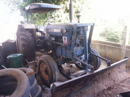 ขายรถไถ FORD 5500 เครื่องT1 อุปกรณ์ดันหน้า ผานหลัง สภาพสวยพร้อมใช้งาน เอกสารพร้อมโอน สนใจโทร 090-8588220คุณนะ 093-3258446คุณบิว หรือเข้าดูสินค้าอื่นๆได้ที่ www.truck.in.th/498 หรือเพจFacebook ณรงค์ ซื้อขายรถมือสอง (เว็บไซต์ส่วนตัว) หรือFacebook ตลาดรถมือส