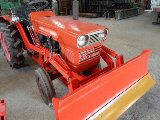 ใบมีดดันดินหน้า รุ่นกระบอกคู่  081-7807317