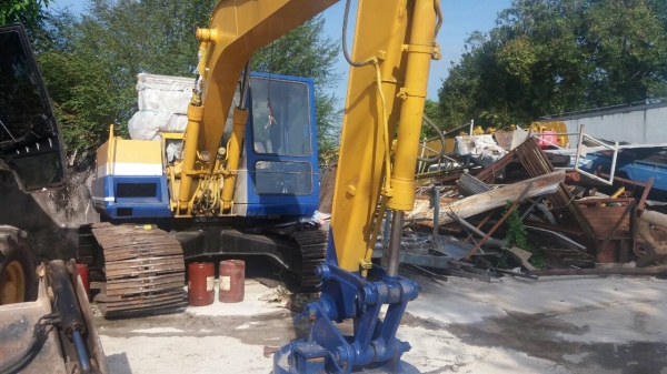 ขายรถแบคโฮ KOMATSU PC120-3 มี่หัวแม่เหล็กดูดเหล็ก ราคา 650000