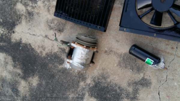 ขายครับ ยกชุดใส่ได้เลย 7500 ต่อรองได้ครับ0805802926