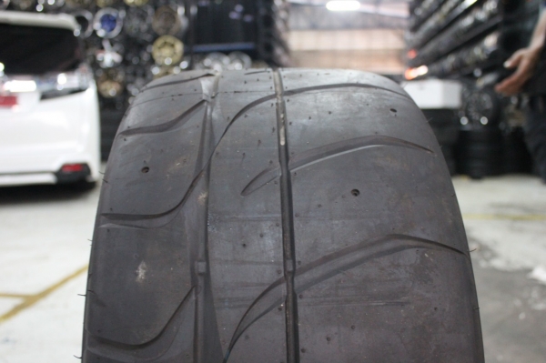 NITTO NT01 275/35R18 เส้นละ 12,000 บาท