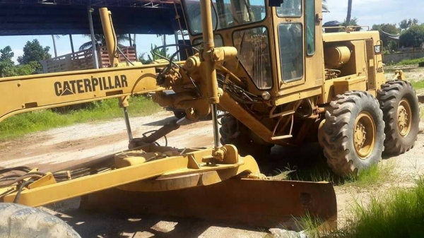 ขายรถเกรด CAT 140G 72V s/n 5000 ชม.เครื่องไดแรค เอกสารอินวอย มีลิปเปอร์หลัง ราคา 2300000