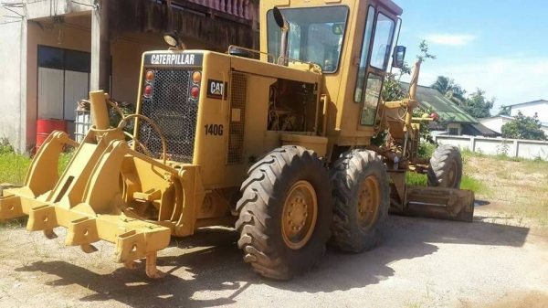 ขายรถเกรด CAT 140G 72V s/n 5000 ชม.เครื่องไดแรค เอกสารอินวอย มีลิปเปอร์หลัง ราคา 2300000
