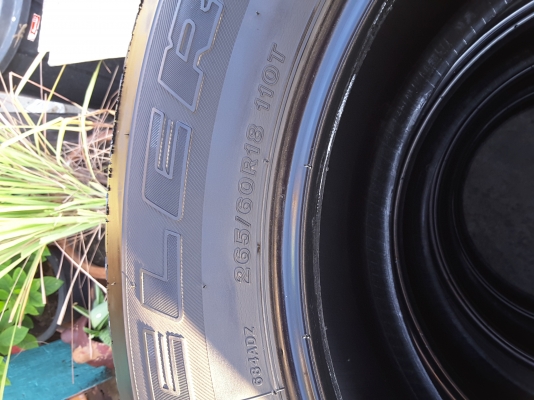 ยาง 265 60 18 bridgestone ปี 12 ชุดล่ะ 6800