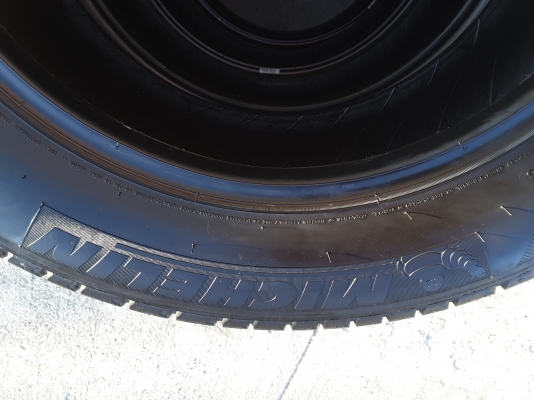 ยาง michelin 225 65 17 ปี 14 ชุดล่ะ 5500