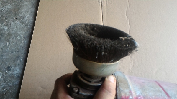 เครื่องเจียร HITACHI แบบมือจับขนาด 5 นิ้ว จากญี่ปุ่น ใส่แปรงลวดขัดติดมาด้วย ถอดเปลี่ยนใช้งานได้หลายอย่าง