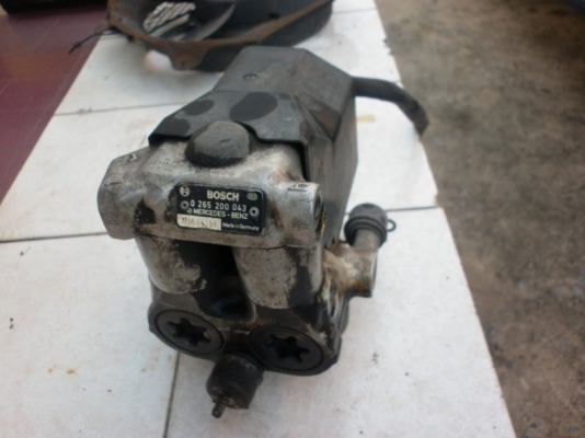 ขาย pump ABS benz 190E