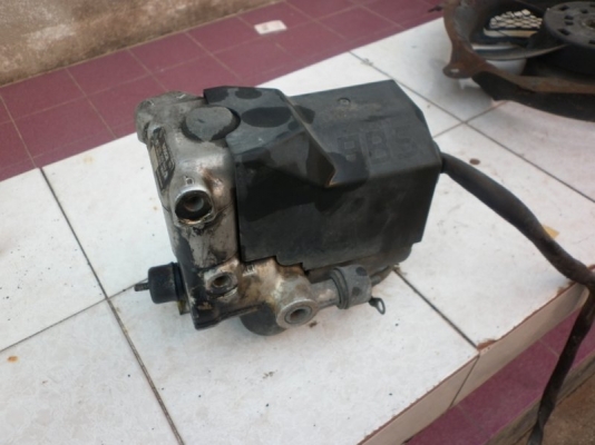 ขาย pump ABS benz 190E