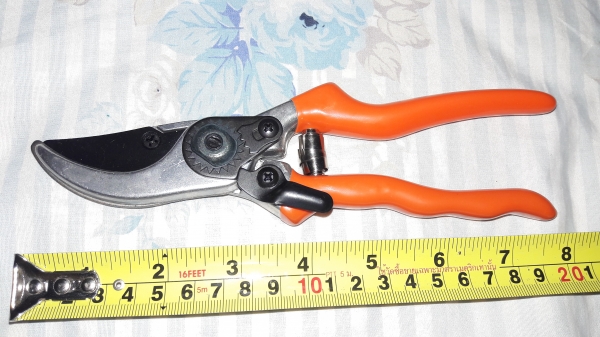 ขายกรรไกรตัดกิ่งไม้ตราตา Germany.ใบมีดคมกริบเปลี่ยนใบได้