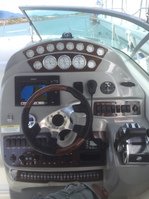 เรือ Bayliner 355 ปี 2013 เครื่อง Mercuser 5.0 ( 260 hpx2 ) เรือใช้ไม่เกิน 150ชม. Gennerator 5kw usa