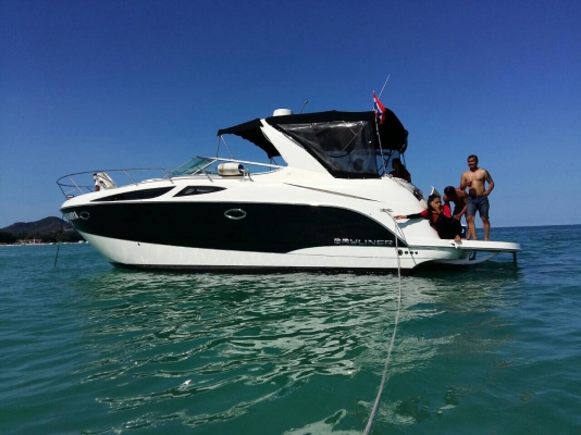 เรือ Bayliner 355 ปี 2013 เครื่อง Mercuser 5.0 ( 260 hpx2 ) เรือใช้ไม่เกิน 150ชม. Gennerator 5kw usa